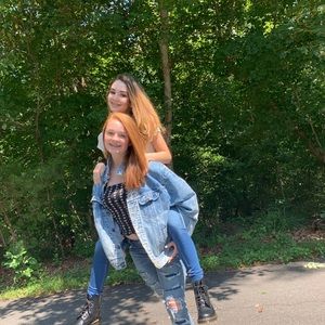 Meet your Posher, Abbey